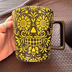 NWT RARE Limited Edition Starbucks Sugar Skull Mugs (Set of 2)